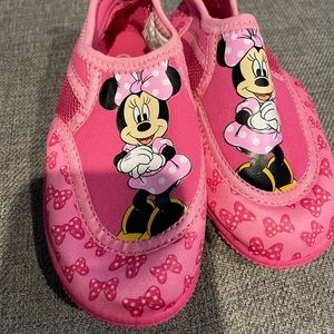 New Minnie Mouse water shoes Toddler size 7/8